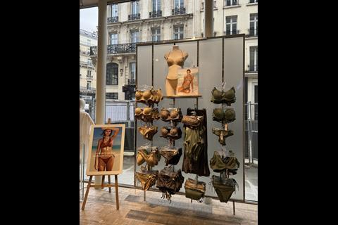 Etam, Paris
